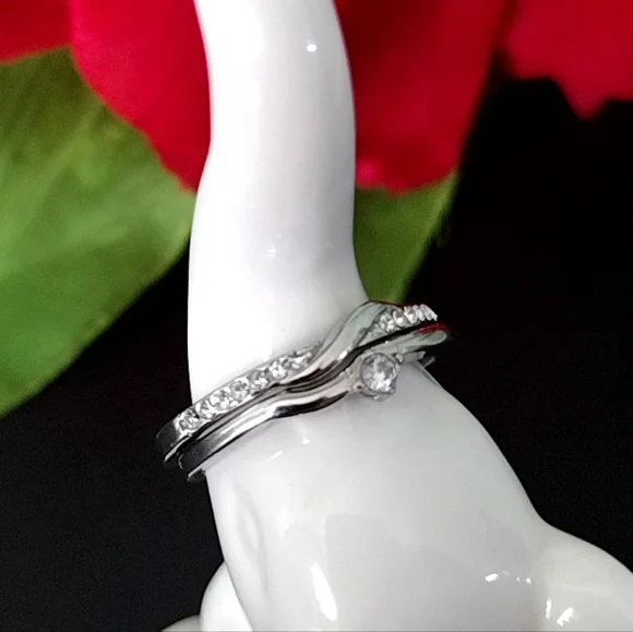 Dainty Stacking Bridal Ring Set Stainless Steel Hypoallergenic - Picture 8 of 11